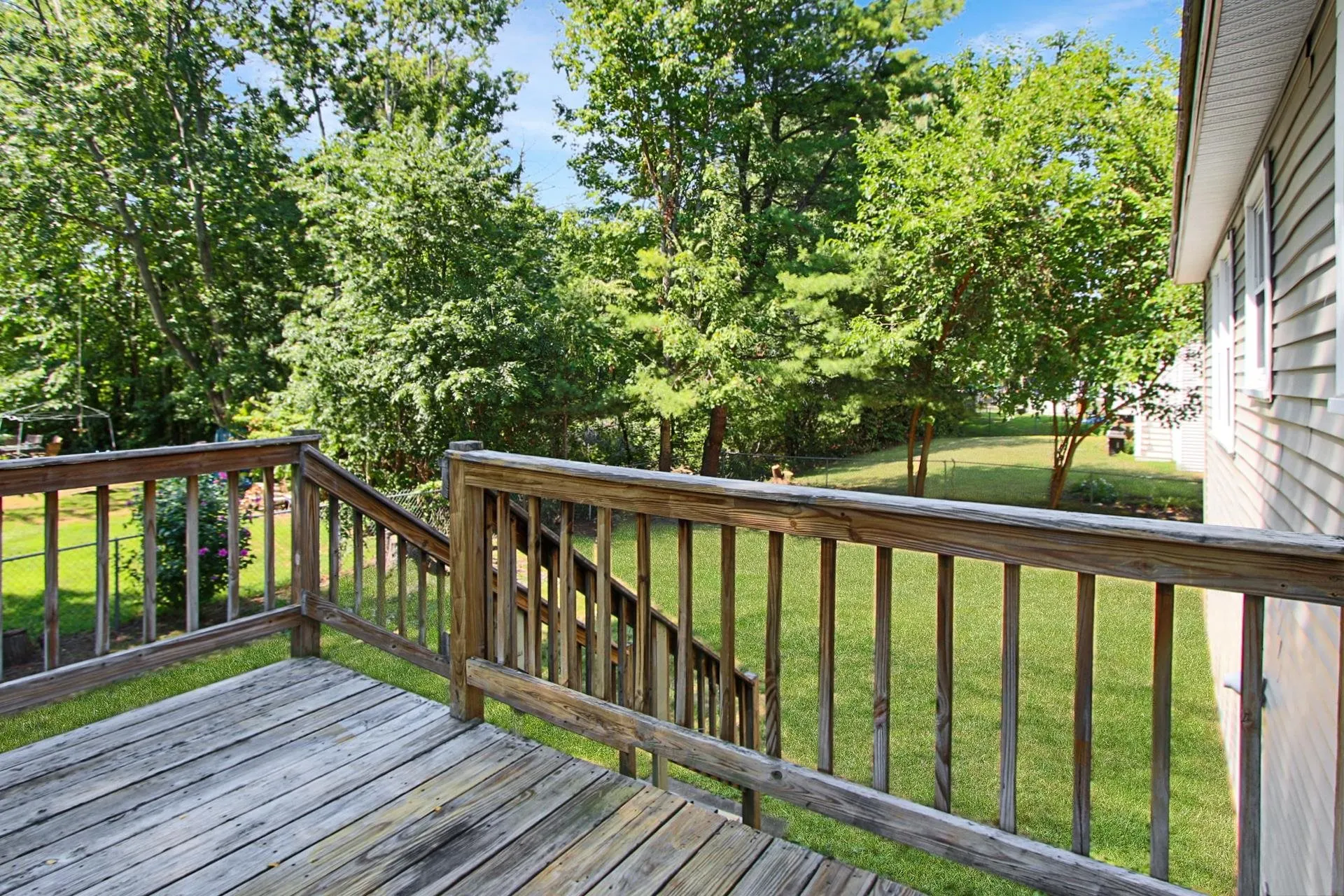 4 Pell Avenue Nashua NH 03060