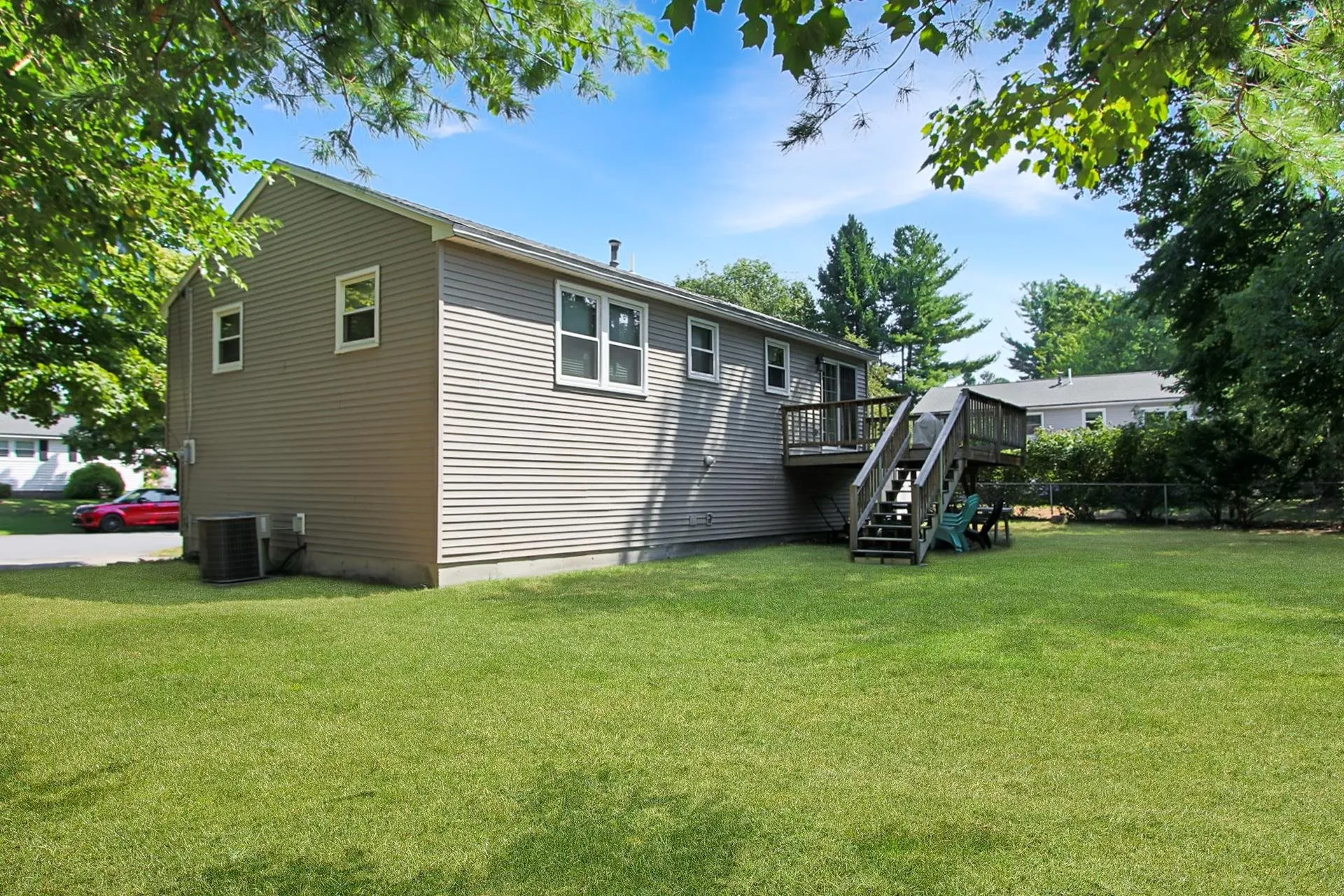4 Pell Avenue Nashua NH 03060