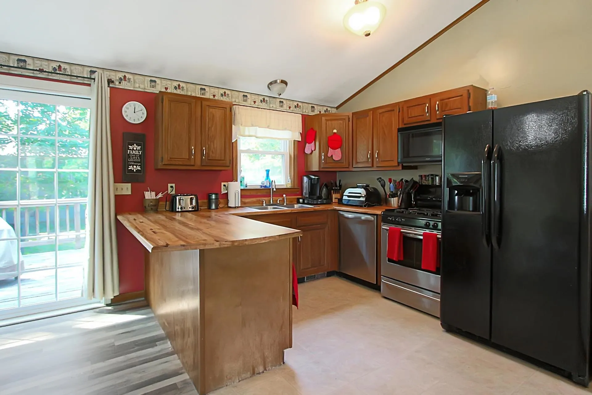 4 Pell Avenue Nashua NH 03060