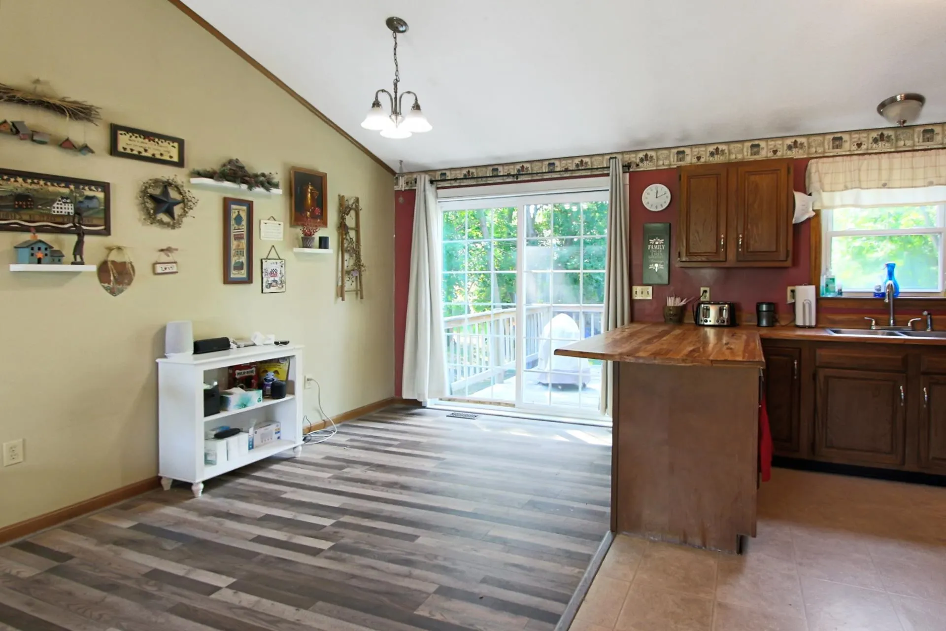4 Pell Avenue Nashua NH 03060