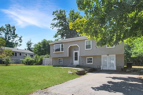 4 Pell Avenue Nashua NH 03060