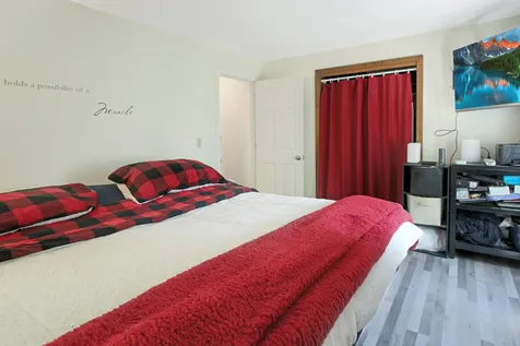 4 Pell Avenue Nashua NH 03060