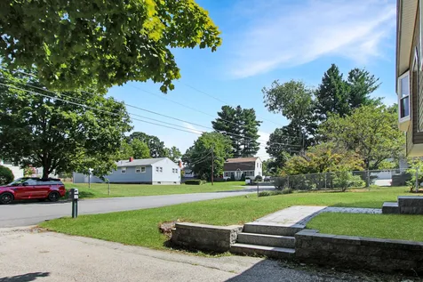 4 Pell Avenue Nashua NH 03060