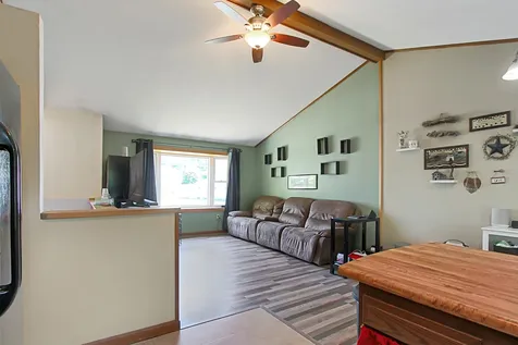 4 Pell Avenue Nashua NH 03060