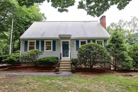 26 Bowers Road Derry NH 03038