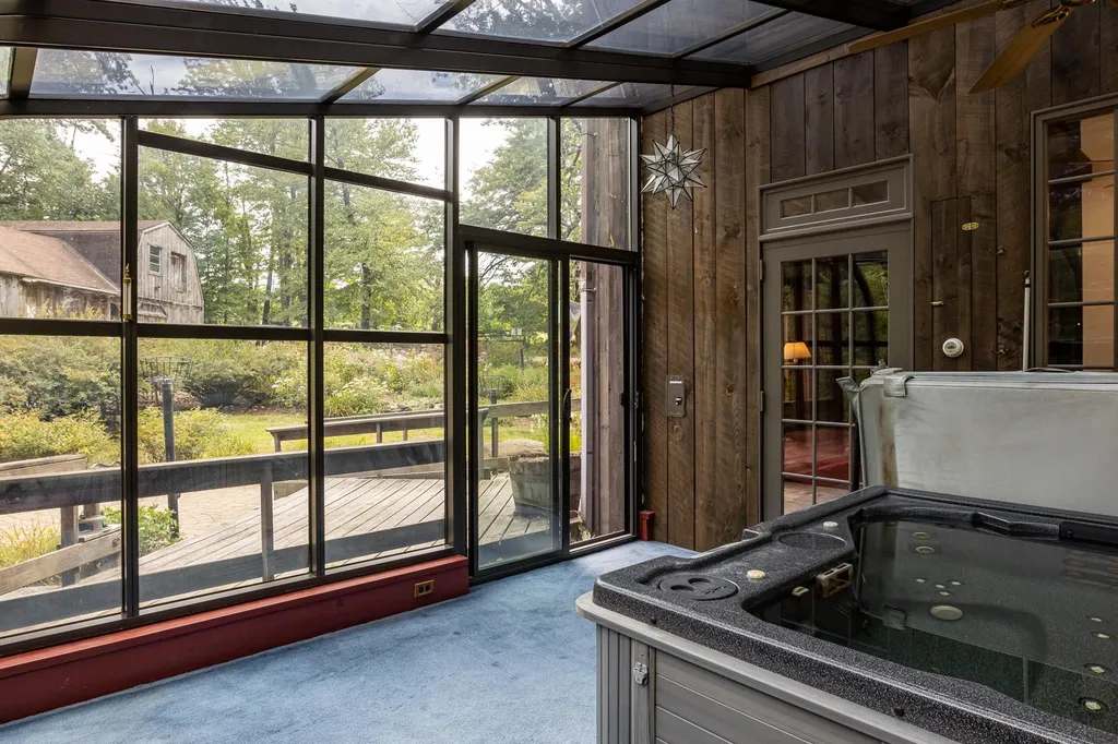 74 Thornton Road New Boston NH 03070