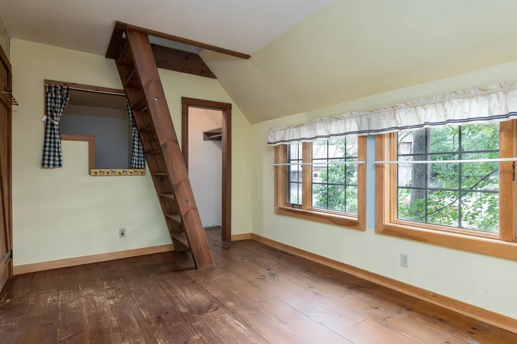 74 Thornton Road New Boston NH 03070