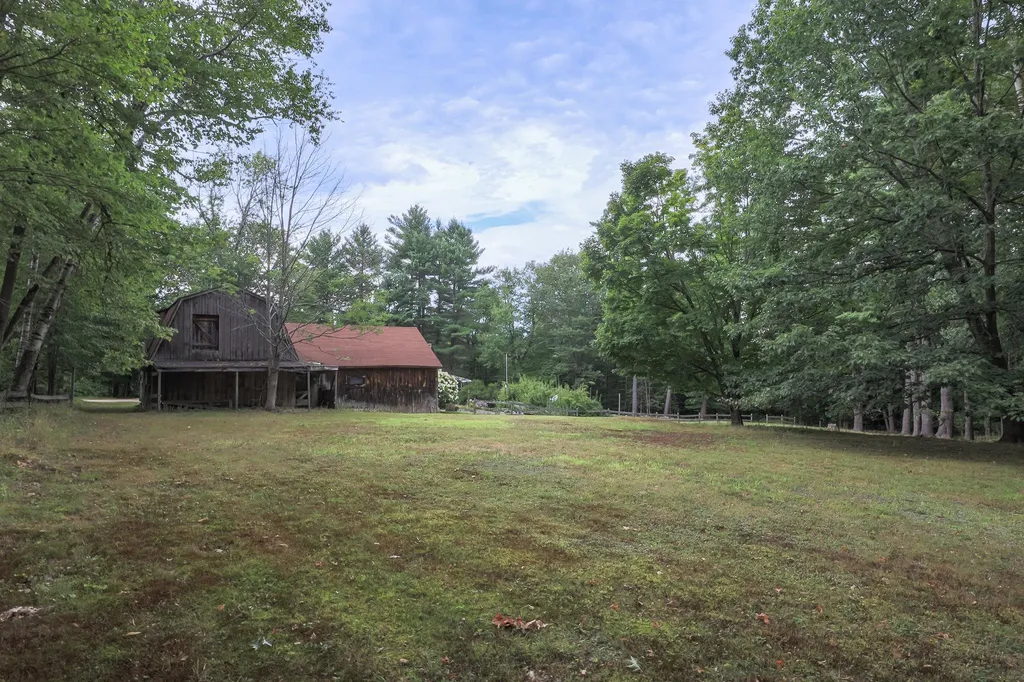 74 Thornton Road New Boston NH 03070