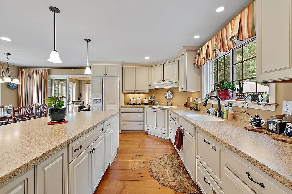 49 Dickinson Road Keene NH 03431