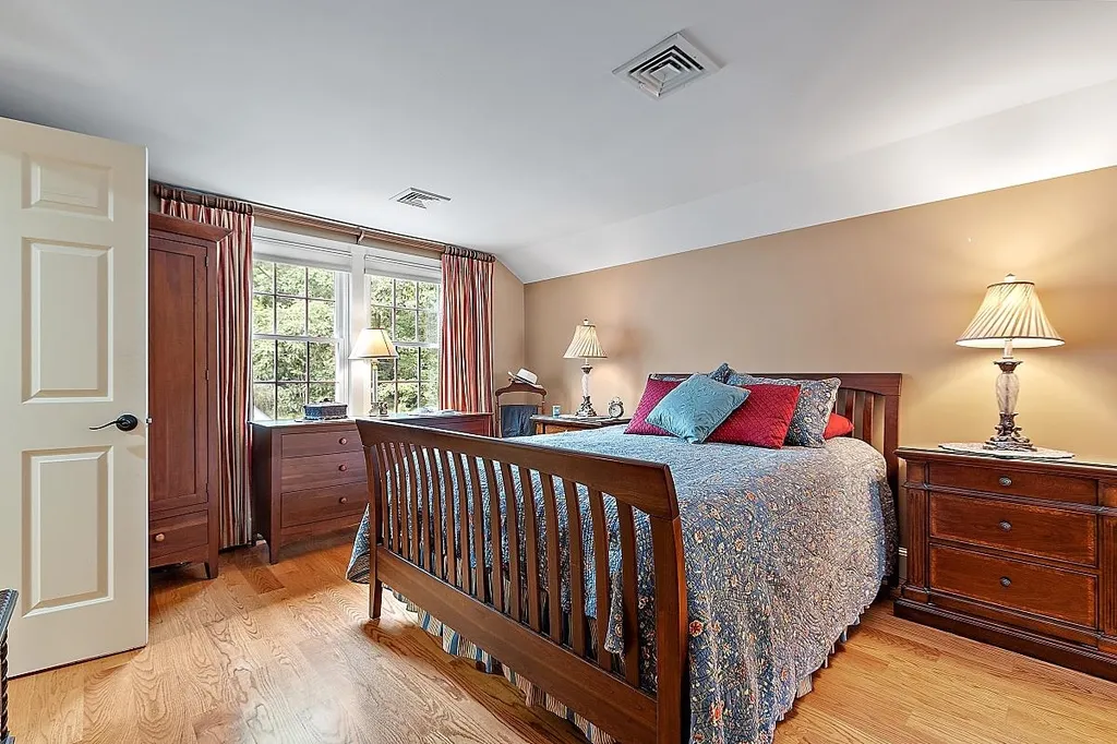 49 Dickinson Road Keene NH 03431