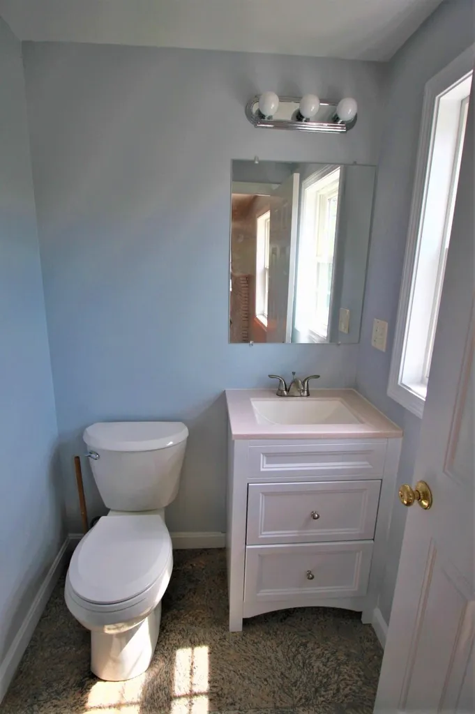 97 Range Road Windham NH 03087