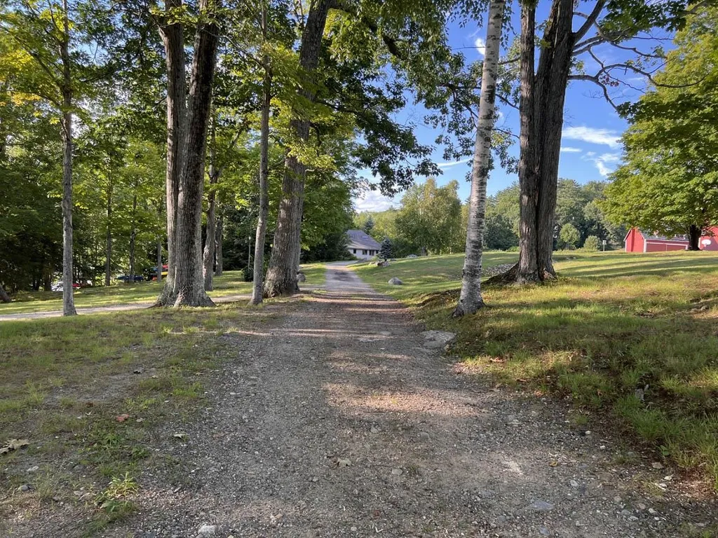 2 Brooks Circle Hebron NH 03241