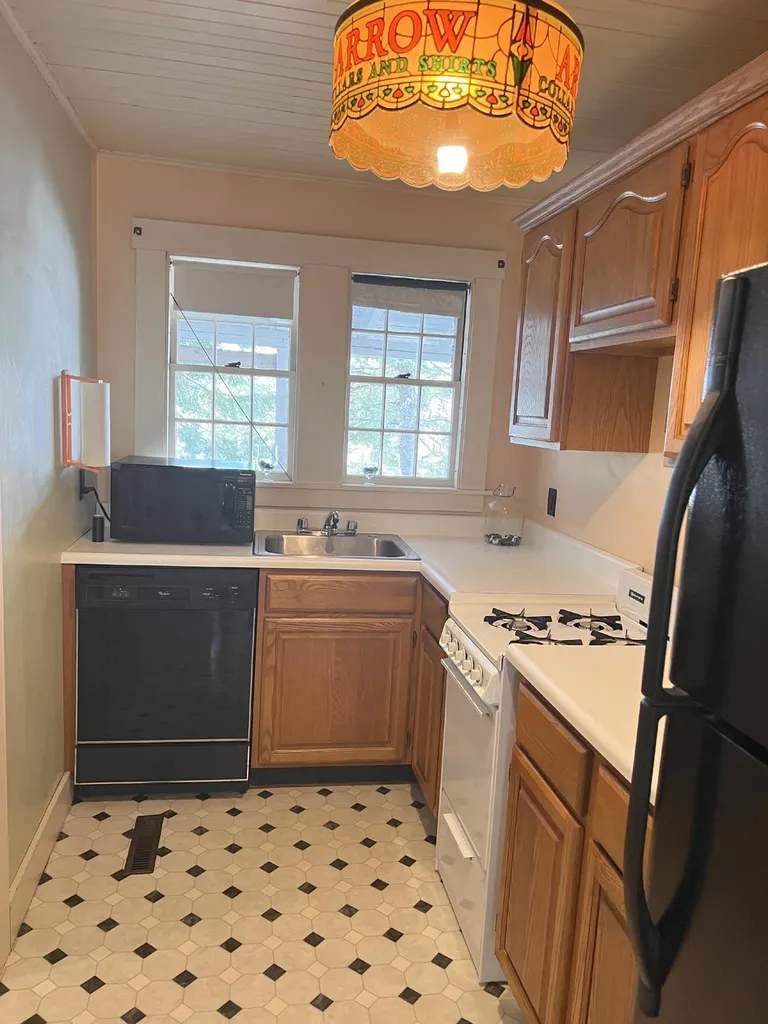 2 Brooks Circle Hebron NH 03241