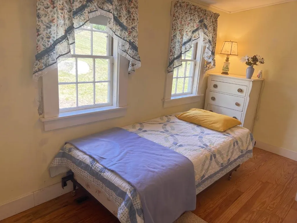 2 Brooks Circle Hebron NH 03241