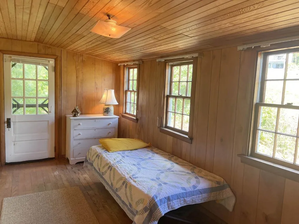2 Brooks Circle Hebron NH 03241