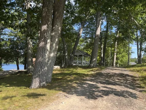 2 Brooks Circle Hebron NH 03241