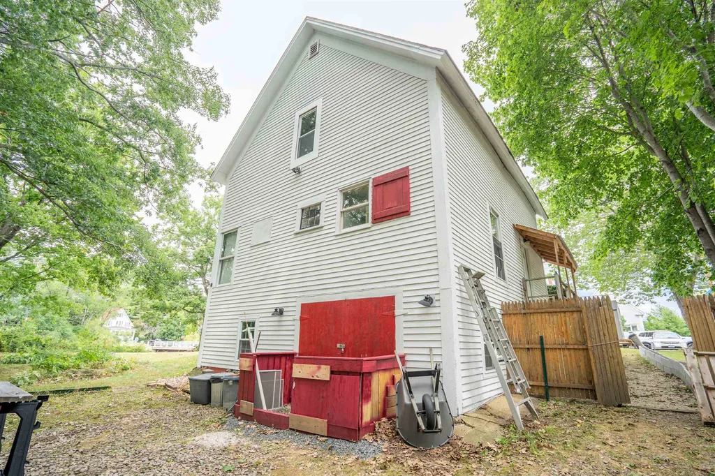 34 Bridge Street Pittsfield NH 03263