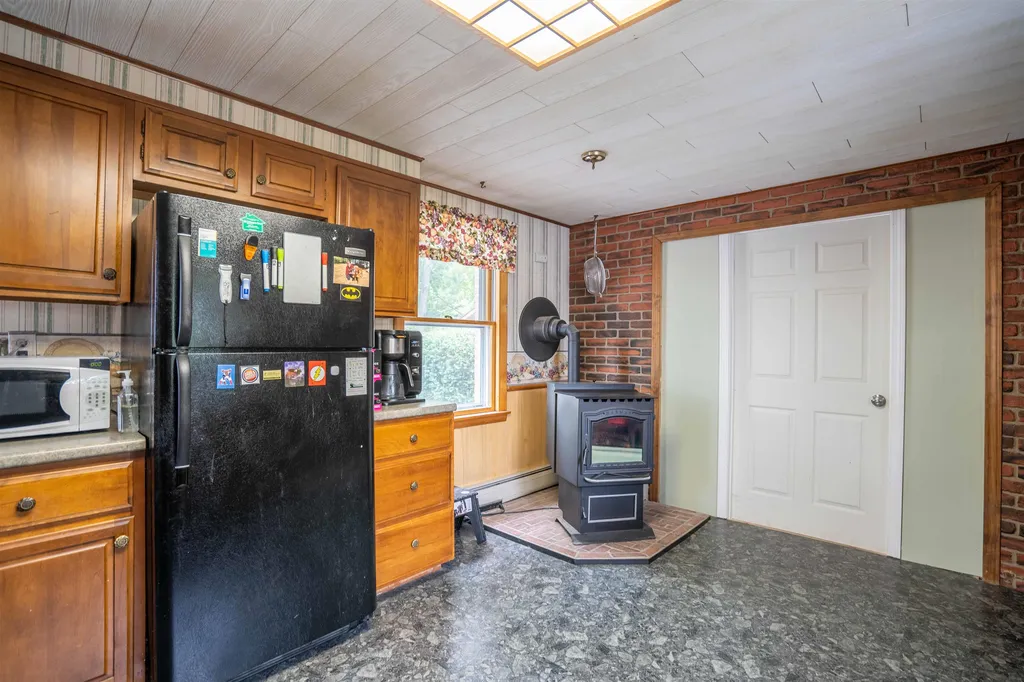 34 Bridge Street Pittsfield NH 03263