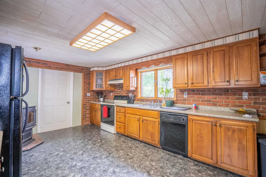 34 Bridge Street Pittsfield NH 03263