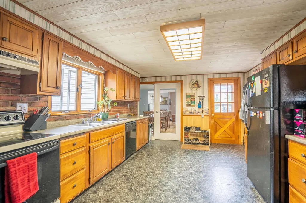 34 Bridge Street Pittsfield NH 03263