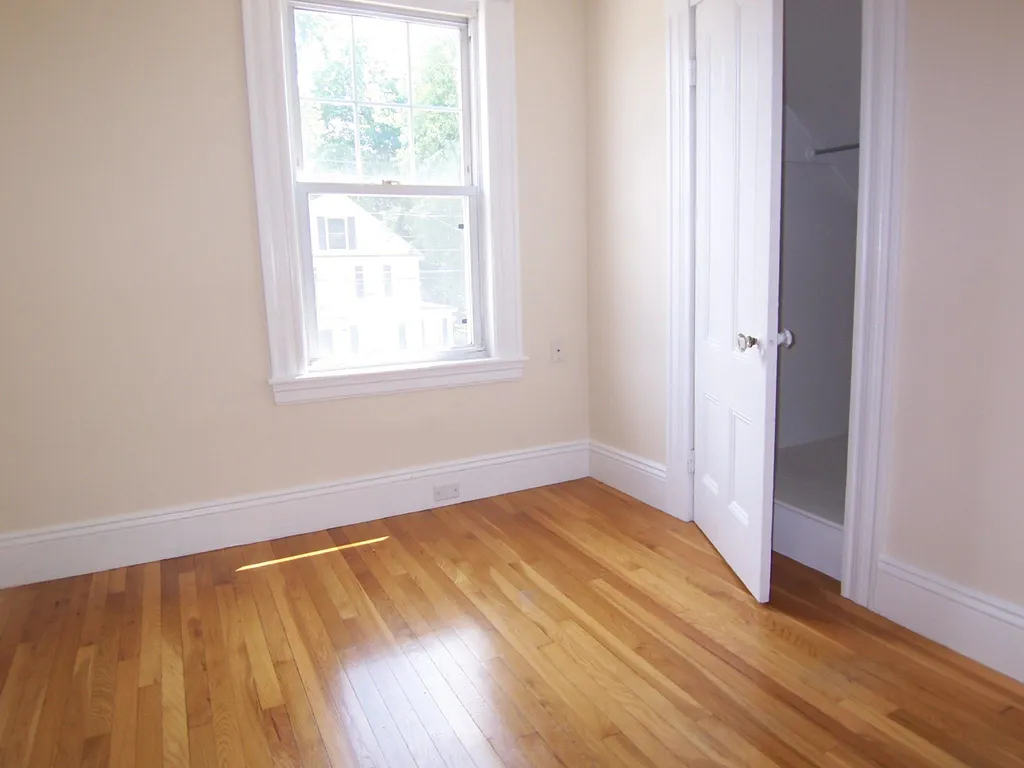 13 Cushing Avenue Nashua NH 03064