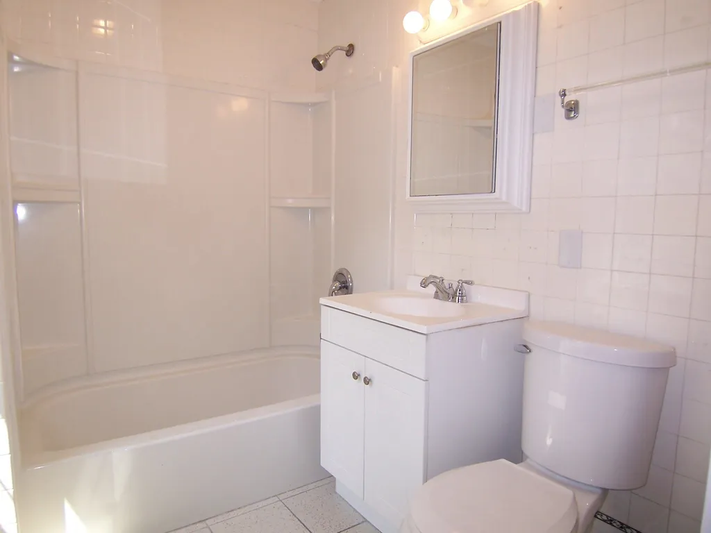 13 Cushing Avenue Nashua NH 03064
