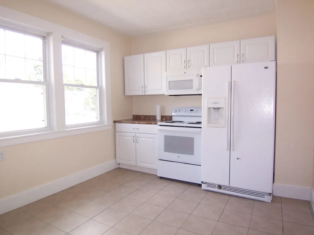 13 Cushing Avenue Nashua NH 03064