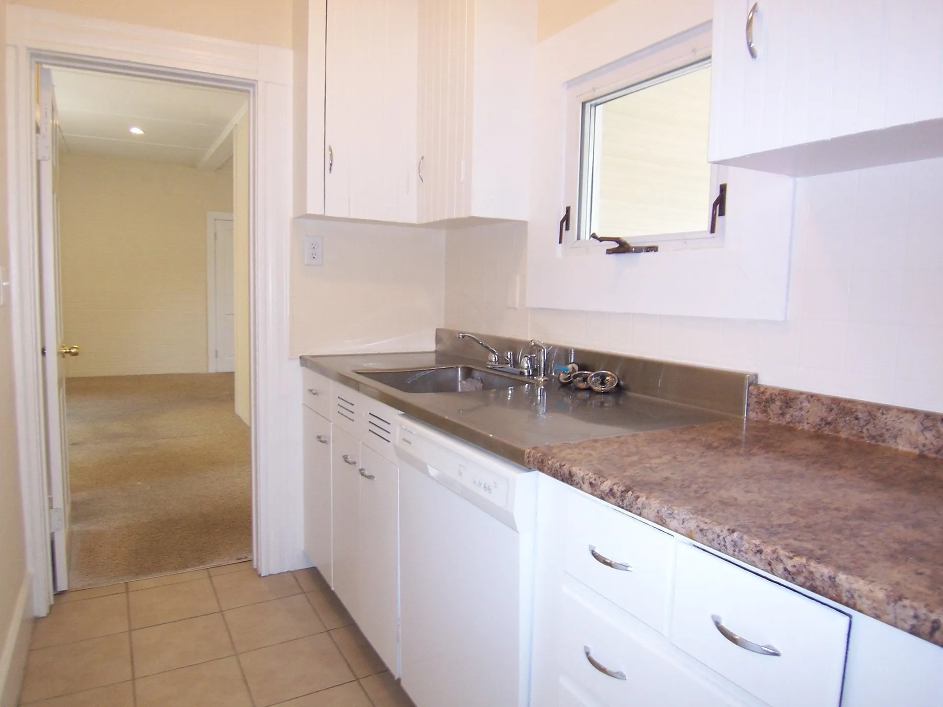 13 Cushing Avenue Nashua NH 03064
