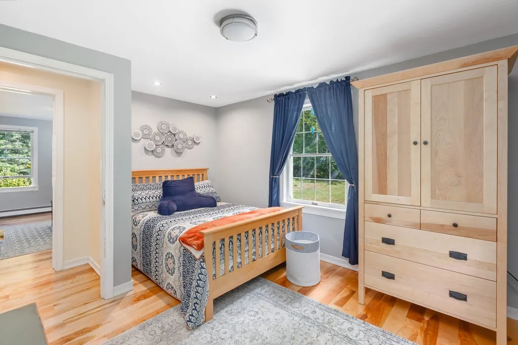 16 Picard Road Peterborough NH 03458