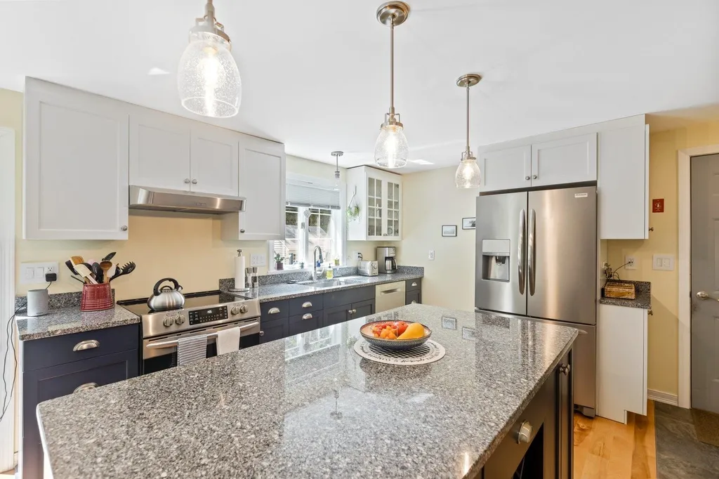 16 Picard Road Peterborough NH 03458