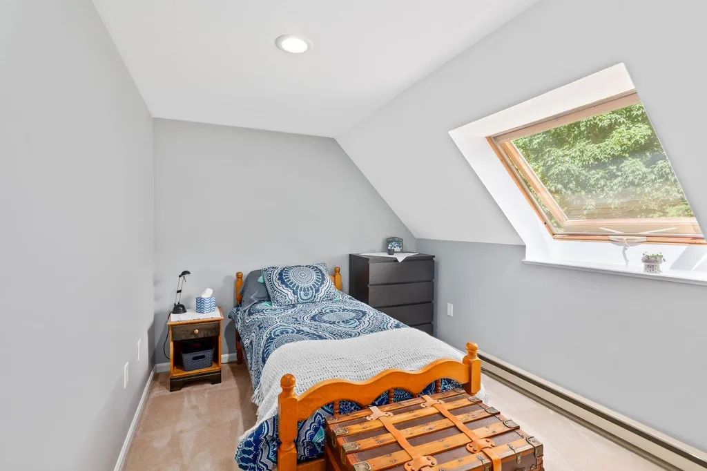 16 Picard Road Peterborough NH 03458