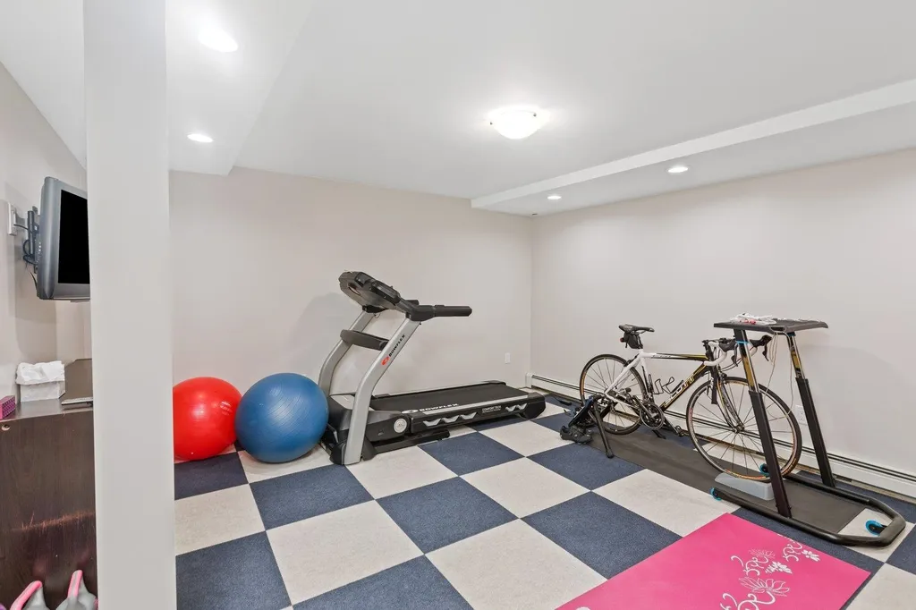 16 Picard Road Peterborough NH 03458