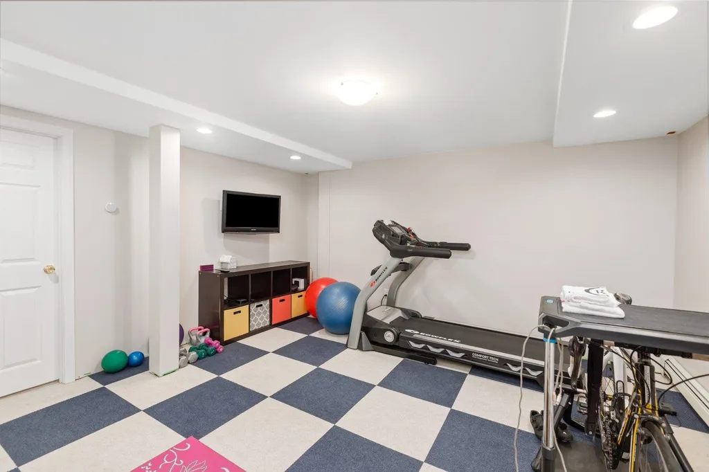 16 Picard Road Peterborough NH 03458