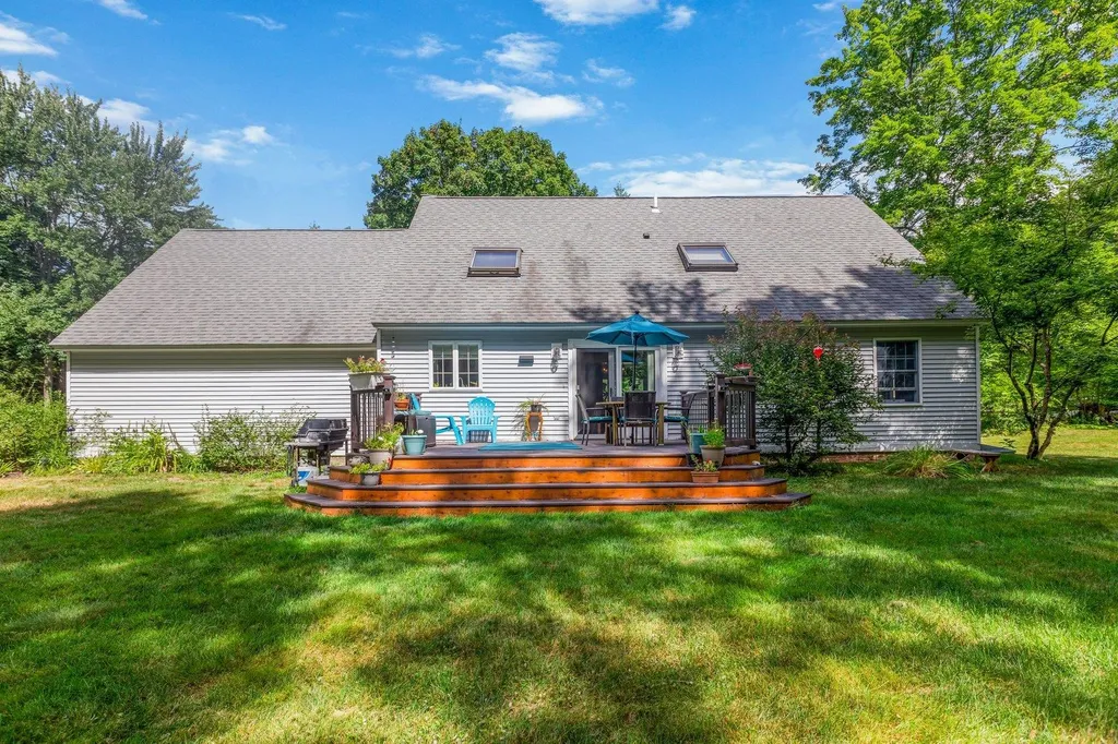 16 Picard Road Peterborough NH 03458