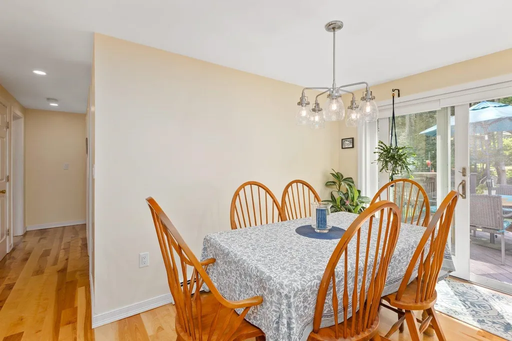 16 Picard Road Peterborough NH 03458