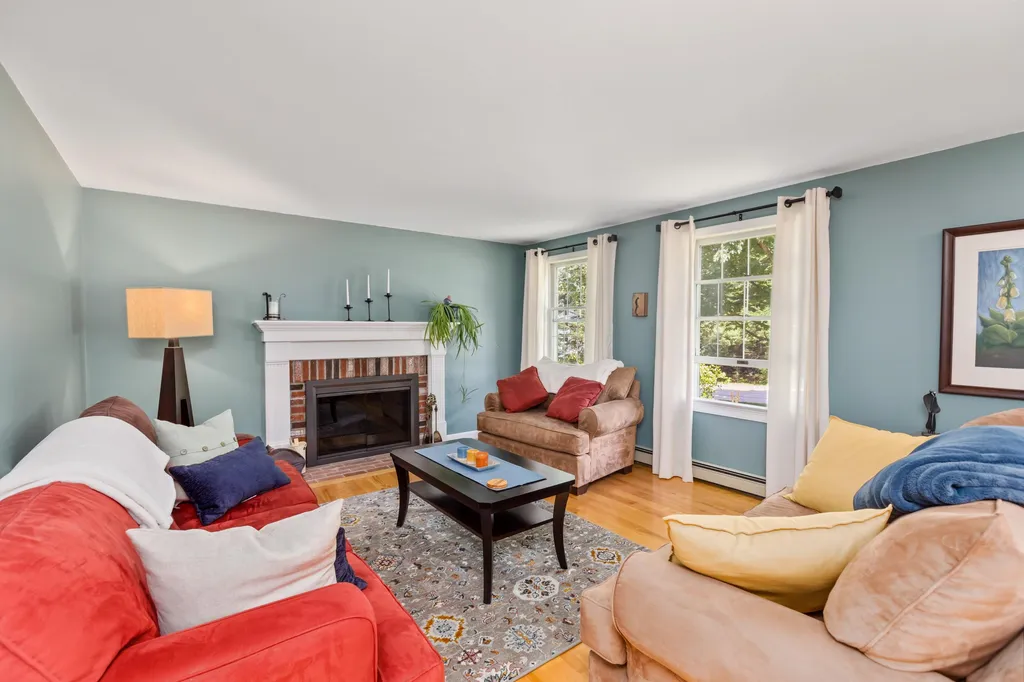 16 Picard Road Peterborough NH 03458