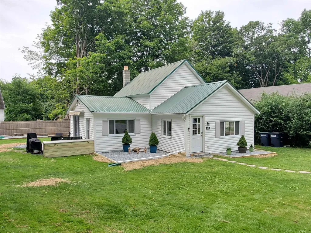 105 Hickory Hill Bennington VT 05201