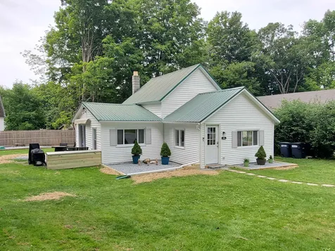 105 Hickory Hill Bennington VT 05201