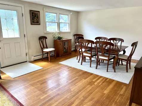 43 Vespa Lane Nashua NH 03064