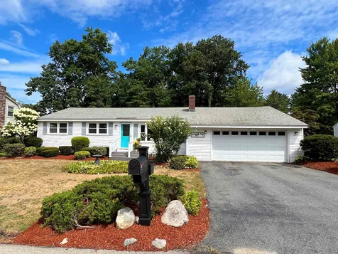 43 Vespa Lane Nashua NH 03064