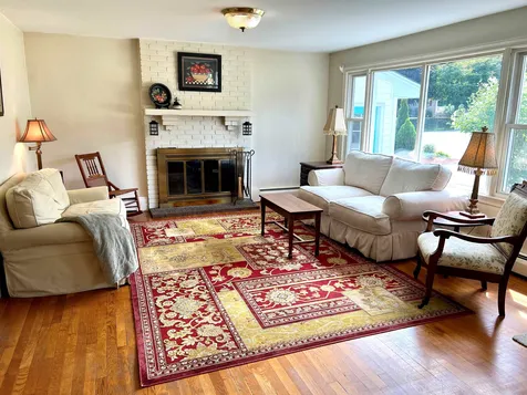 43 Vespa Lane Nashua NH 03064