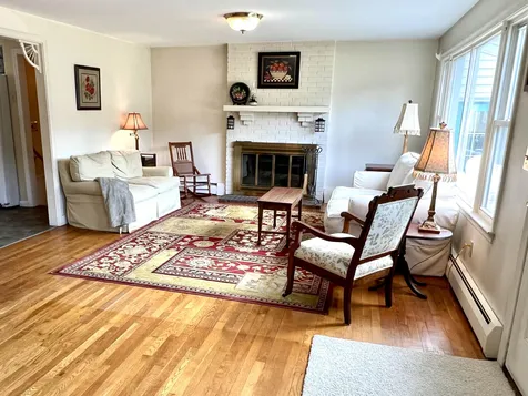 43 Vespa Lane Nashua NH 03064