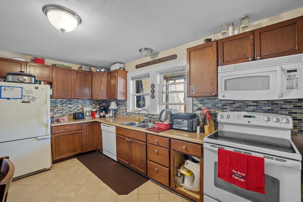 94 S Maple Street Manchester NH 03103