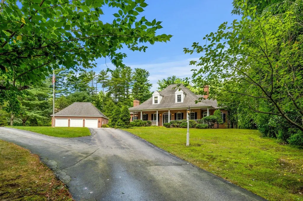 106 Mill Road North Hampton NH 03862