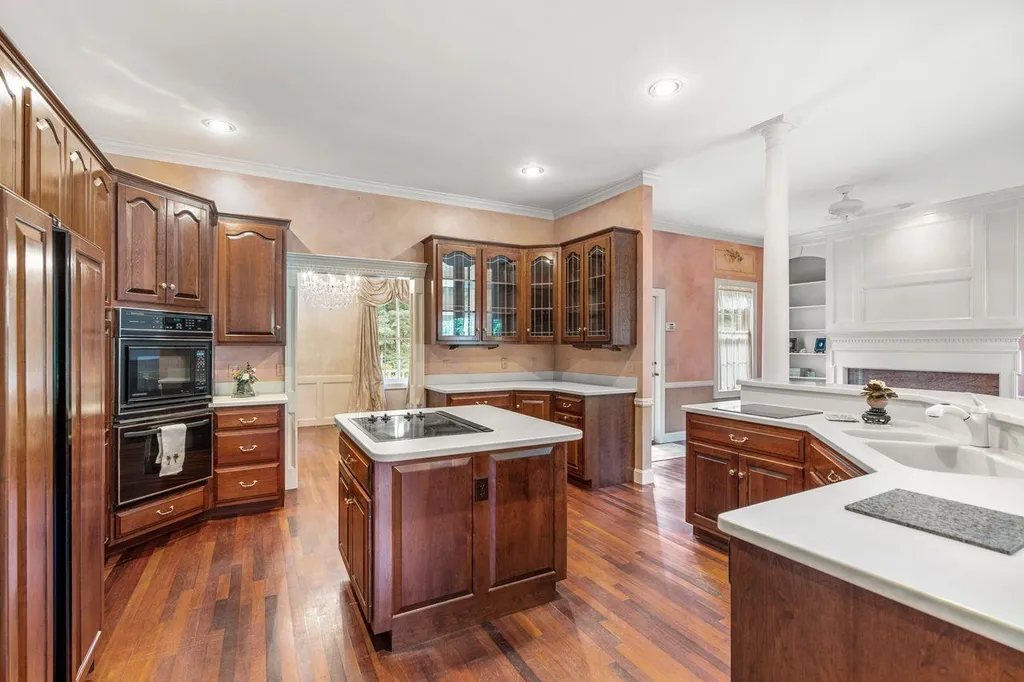 106 Mill Road North Hampton NH 03862