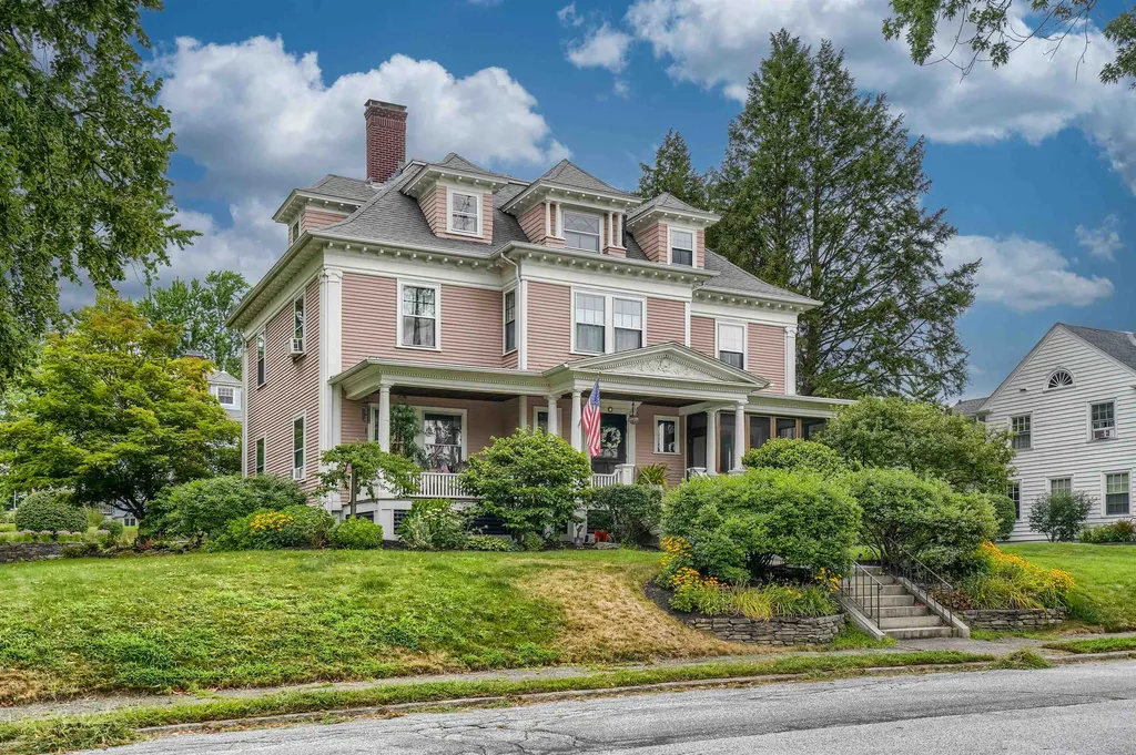 48 Carpenter Street Manchester NH 03104