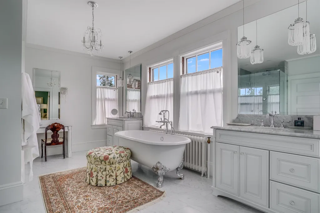 48 Carpenter Street Manchester NH 03104