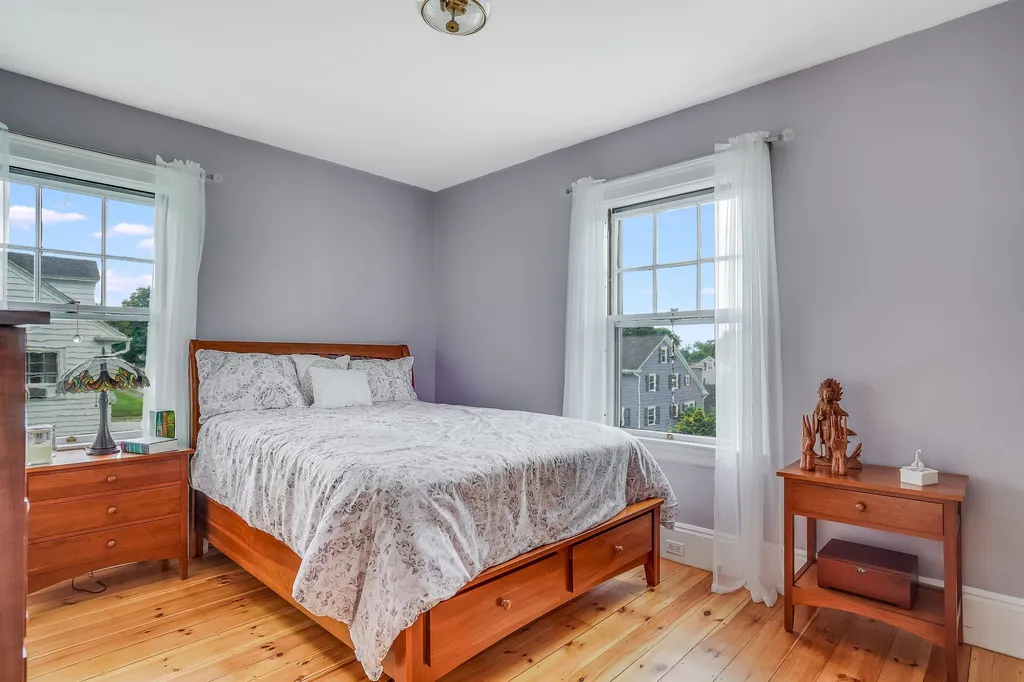 48 Carpenter Street Manchester NH 03104