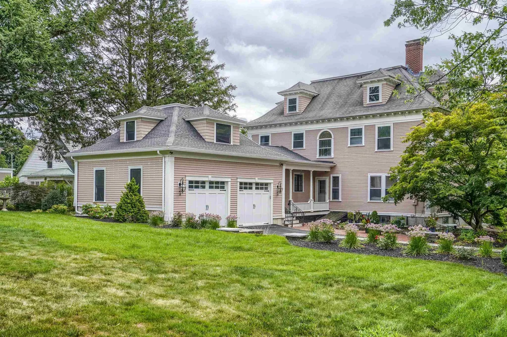 48 Carpenter Street Manchester NH 03104
