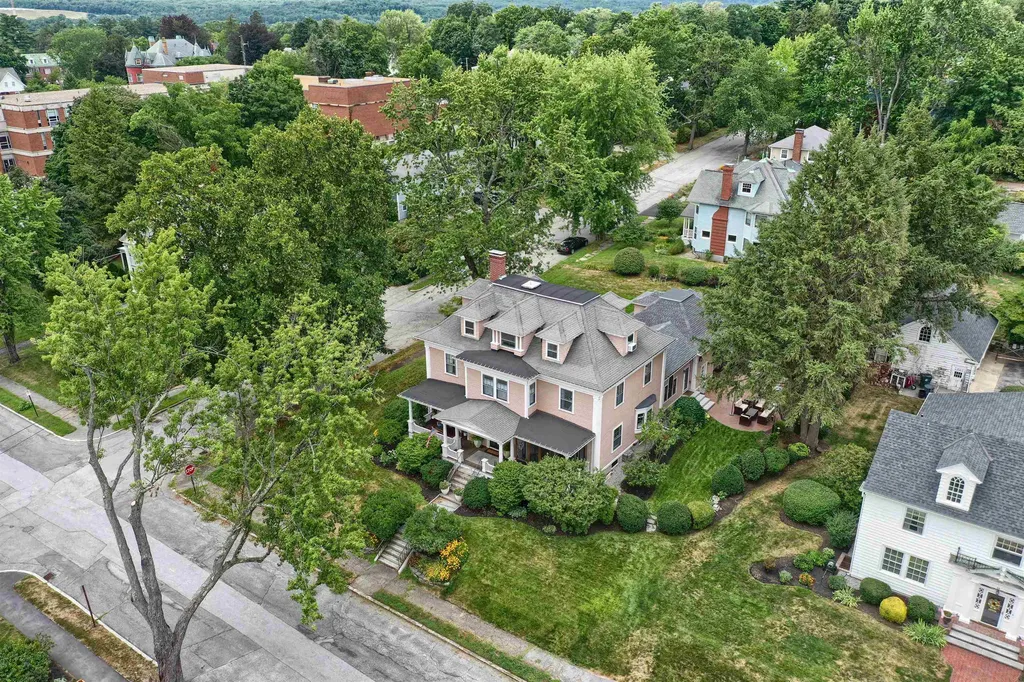 48 Carpenter Street Manchester NH 03104